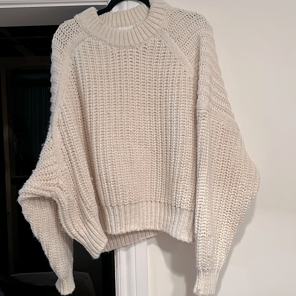 H&M oversized thick beige sweater.